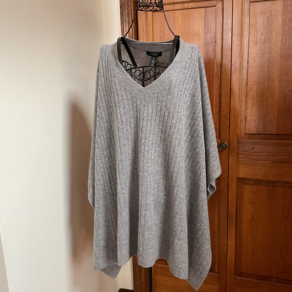 Halogen Sweaters - Halogen 100% cashmere poncho, new with tags